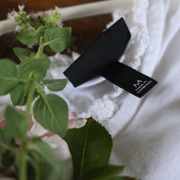 Women's Puff Short Sleeve Blouse - Picture 5 of 7